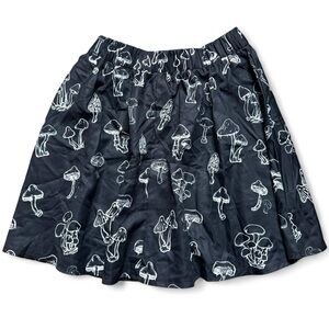 NWT Romwe Black & White Mushroom Print Mini Skirt Size Small